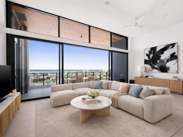 CBD Sky Home Luxury With Panoramic Coastline Views