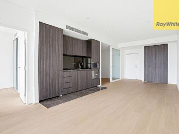 CBD PARRAMATTA, LUXURIOUS 5 STAR 1 BEDROOM PLUS STUDY