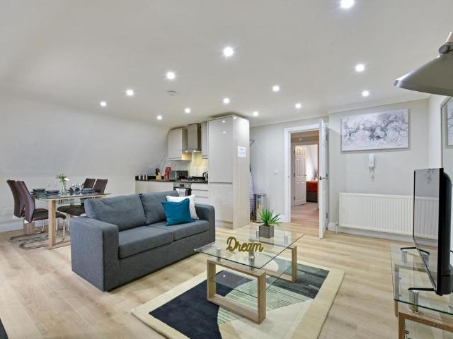 CG Deanway 07 1 bed apartment to rent £3,500 pcm £808 pw