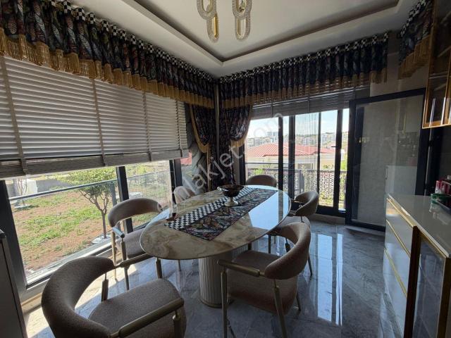 Cg Eşyalı Satış Seçenekli, Asansörlü Tripleks Villa!