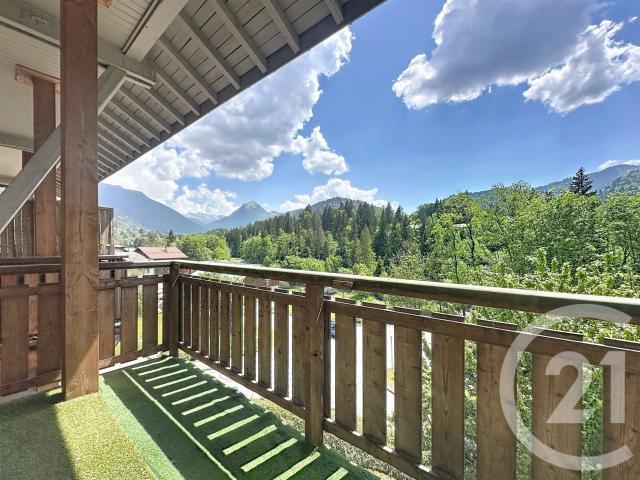 Ce bel appartement duplex est idéalement situé non loin du c. 94m² Montriond