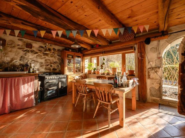 Ce domaine d’exception se distingue par sa polyvalence et so. 800m² Lescheraines