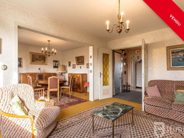 Ce F 6 de 127 m² vous offre 4 chambres, balcon, cave, garage