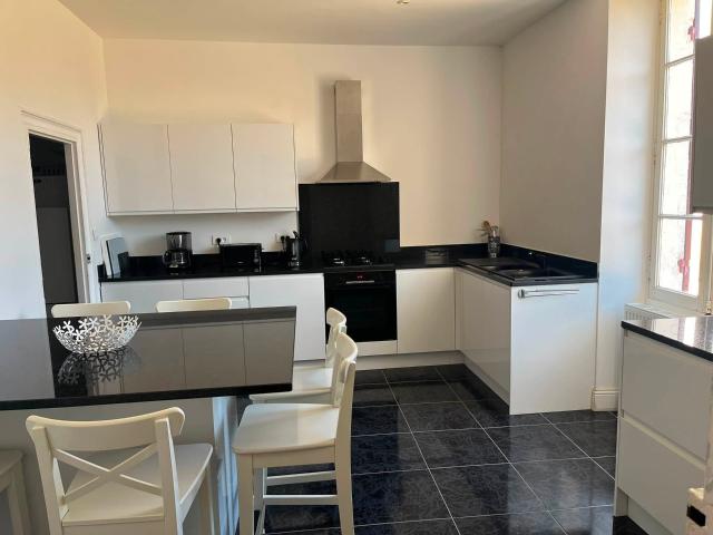 Ce que 397 000 $ ou 299 000 £ peuvent vous offrir dans le su. 280m² Laparade