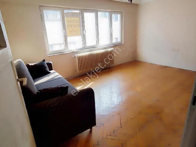 Cemal Emlak Bursa Yıldırım Emirsultan Ve Bakımlı 4.kat 2+1 Fırsa