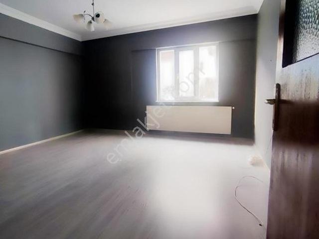 Cemal Emlak Bursa Yıldırım H.seyfettin 2.ara Kat Ekonomik 2+1