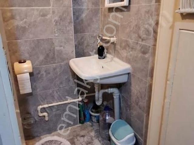 Cemal Emlak Bursa Yıldırım Setbaşı Umurbey 2. Ara Kat Ekonomik D
