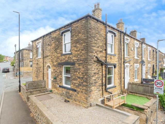 Cemetery Road, Pudsey, West Yorkshire LS28, 1 bed end terrace house to rent, £875 pcm | PrimeLocation