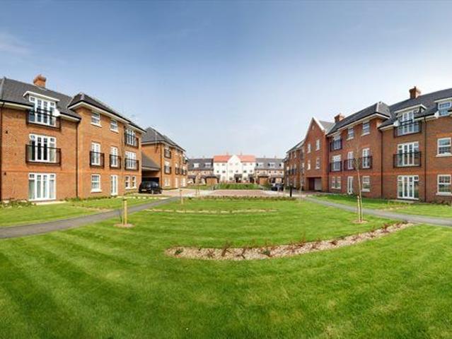 Centaurus Square, St Albans AL2, 2 bed flat to rent, £1,236 pcm | PrimeLocation