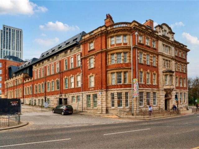 Centenary House, Leeds LS2, 1 bed flat to rent, £1,100 pcm | PrimeLocation