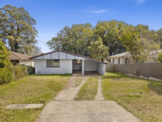 Centenary Heights Home with Room to Move