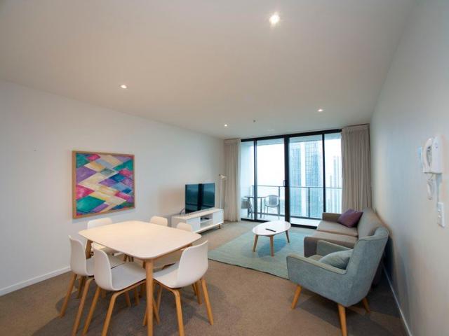 Center of Broadbeach OCEAN VIEW APARTMENT