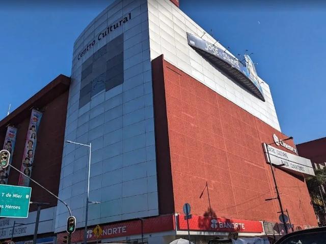 Centro Cultural Plaza Cuauhtémoc Local En Renta