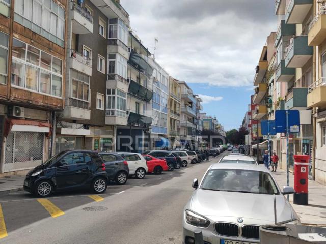 Centro Algés T2 Remodelado