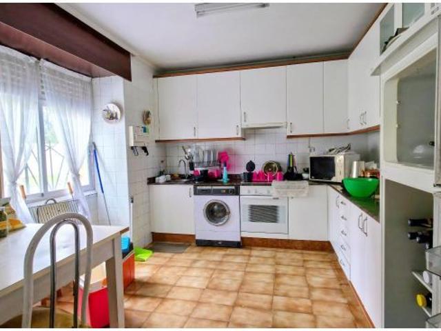 CENTRO DE COLINDRES – CASA CON PARCELA URBANIZABLE DE 1.000 M²