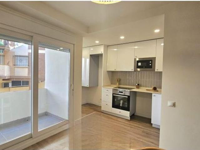 CENTRO DE FUENGIROLA SE VENDE UN 2 DORMITORIOS !