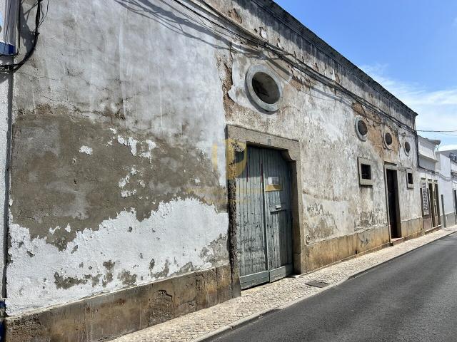 Centro de Olhão|Projeto para Até 1.600m² de Construção|Até 5 Pisos|Oportunidade para Promotores