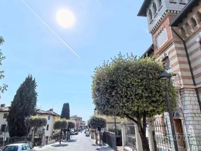 CENTRO LAZISE MONOLOCALE ARREDATO