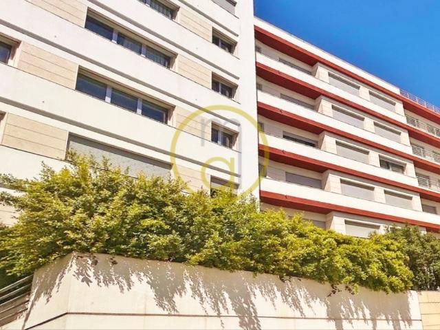 CENTRO LISBOA / AV. 5 OUTUBRO aprt. T4 com ou sem móveis. Garagem Lisboa › Avenidas Novas