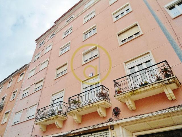 CENTRO LISBOA à AV. ROMA apart. T4 com cozinha equip. 3wc. Lisboa › Alvalade