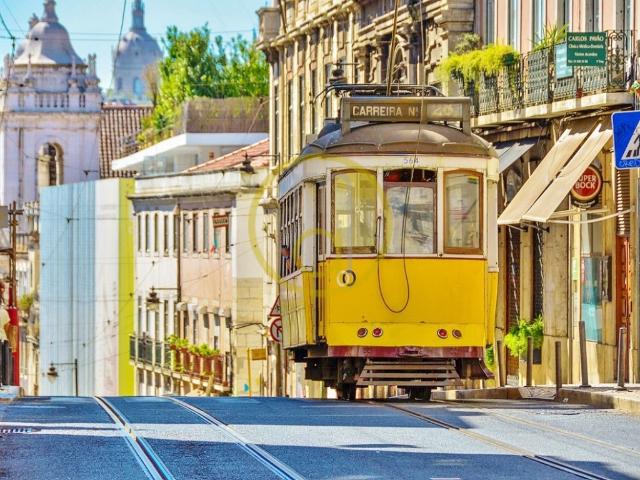 CENTRO LISBOA / SÃO BENTO STª CATARINA ap. T2+1 cozinha equip. Lisboa › Misericórdia