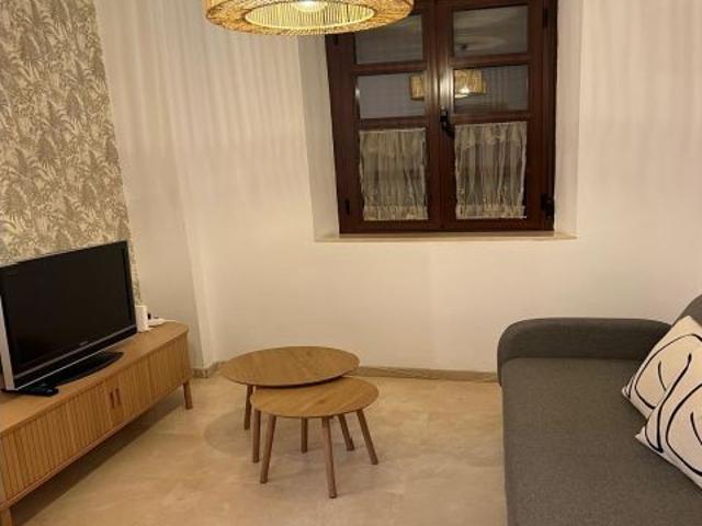 Centro San Julián. Excelente vivienda reformada en edificio rehabilitado de 2 habitaciones se alquil