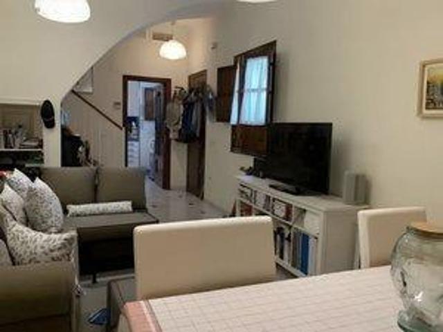 Centro san Vicente, junto Gavidia. Excelente y coqueto piso dúplex se vende