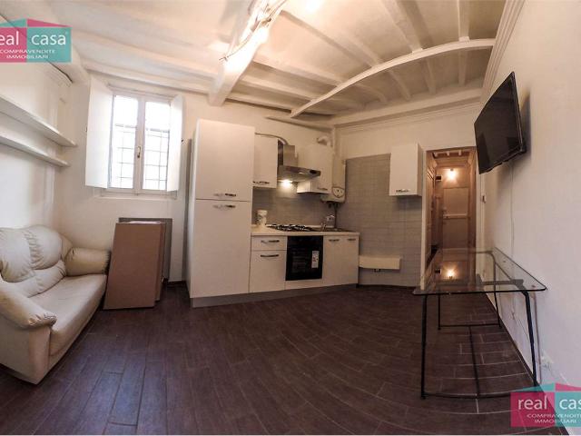 CENTRO STORICO 2 CAMERE DISPONIBILI CON A/C IN APPARTAMENTO DI SOLE 2 CAMERE