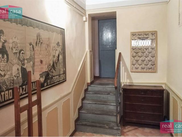 CENTRO STORICO 2 CAMERE DISPONIBILI CON A/C IN APPARTAMENTO DI SOLE 2 CAMERE