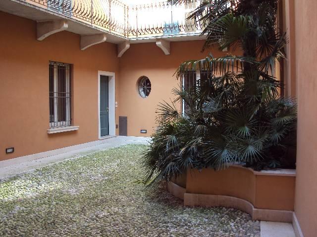 CENTRO STORICO PREGIATO 7 vani 350mq