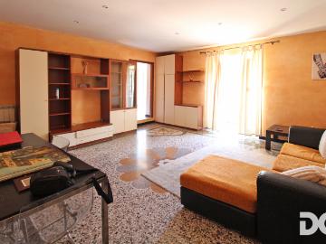CENTRO – VIA SAN VINCENZO ARREDATI MQ. 60 CON BALCONE
