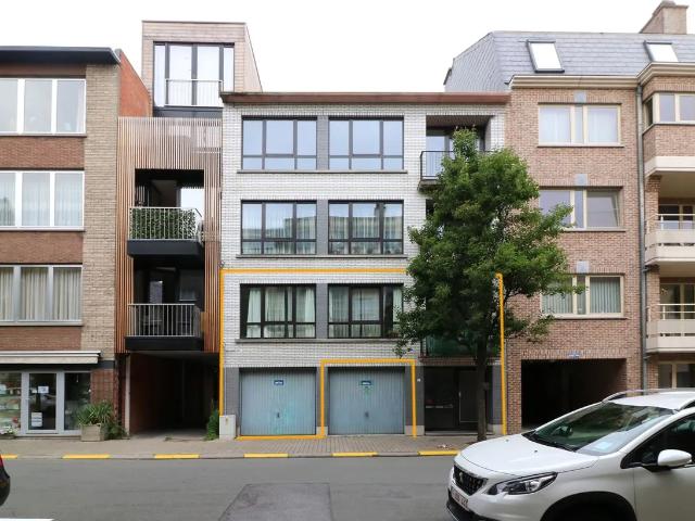 Centraal gelegen app. met 2 slpk. en garage te Diest