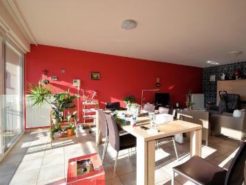 CENTRAAL GELEGEN APPARTEMENT MET TERRAS, GARAGE EN TUINZICHT