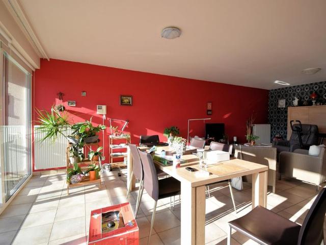 CENTRAAL GELEGEN APPARTEMENT MET TERRAS, GARAGE EN TUINZICHT