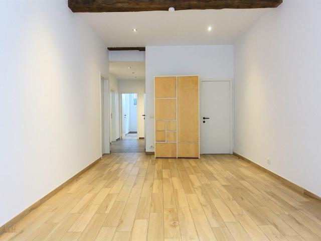 Centraal gelegen appartement met stadskoer te huur in Gent