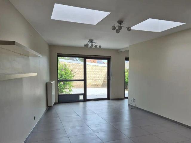 Centraal gelegen appartement op het geljikvloers mét garage