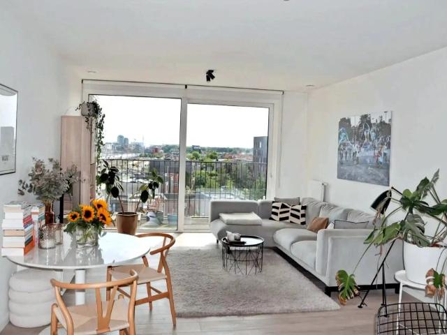 CENTRAAL GELEGEN APPARTEMENT VAN + 80 M² MET 2 SLPK EN TERRAS NABIJ CENTRUM HASSELT
