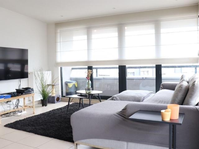 Centraal gelegen appartement 128m² met 1 slaapkamer en een bijkamer