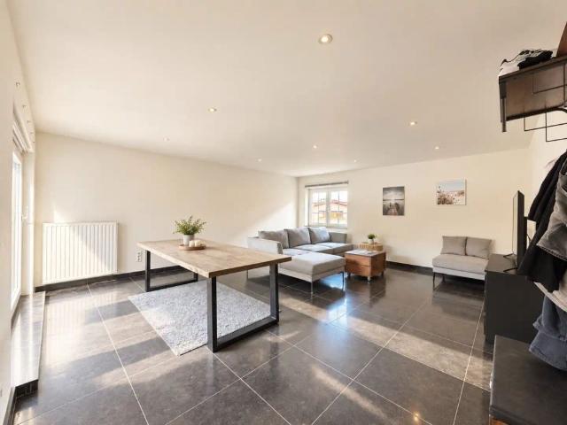 Centraal gelegen, ruim 2slp appartement met aangenaam terras