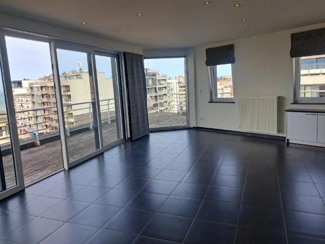 Centraal gelegen ruim appartement TE HUUR op JAARBASIS
