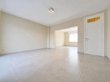 Centraal gelegen rijwoning met 4 slaapkamers en tuin