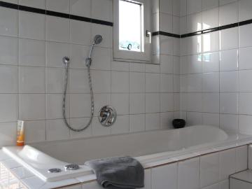 Central maisonette apartment in Cologne, Koln Amsterdam Apartments for Rent