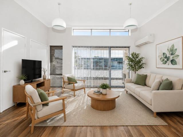 CENTRAL MANDURAH LIVING LOCATION, LIGHT & LIFESTYLE!