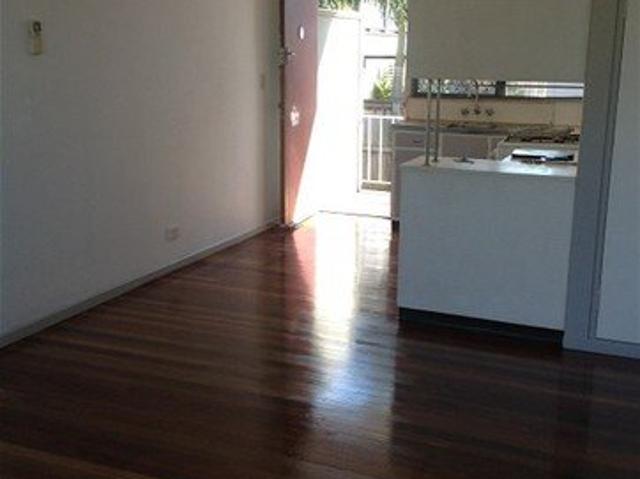 Central Manly Location Great size Unit Walk to waterfront