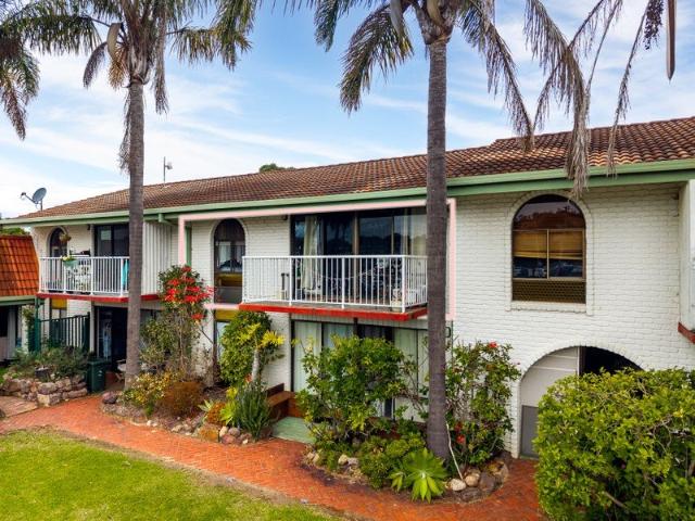 Central Merimbula Living