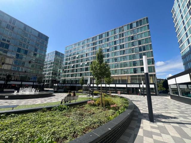Central Milton Keynes 1 bed apartment to rent £1,125 pcm £260 pw