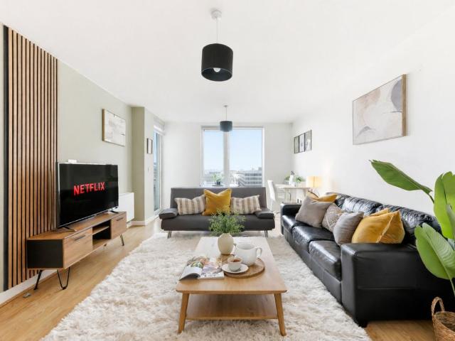 Central Milton Keynes MK9, 1 bed flat to rent, £2,640 pcm | PrimeLocation