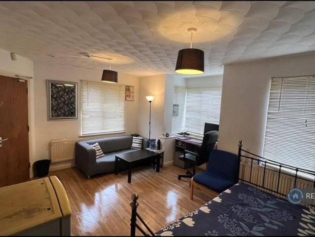 Central Miltonkeynes, Mk13, MK13 1 bed in a house share to rent £600 pcm £138 pw