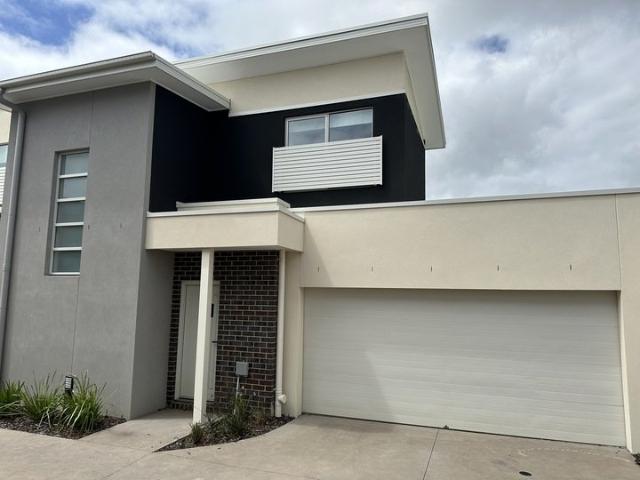 Central, Modern Townhouse