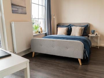 Central. Modern. With balcony Bremen Amsterdam Apartments for Rent